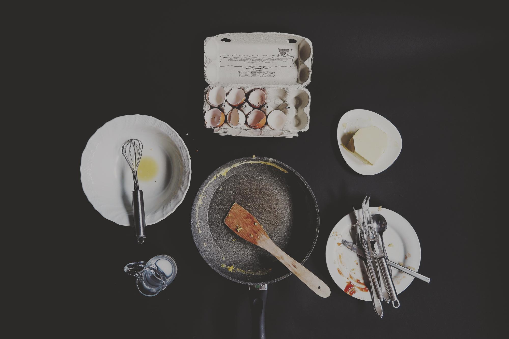 Workshop table with utensils and plated samples